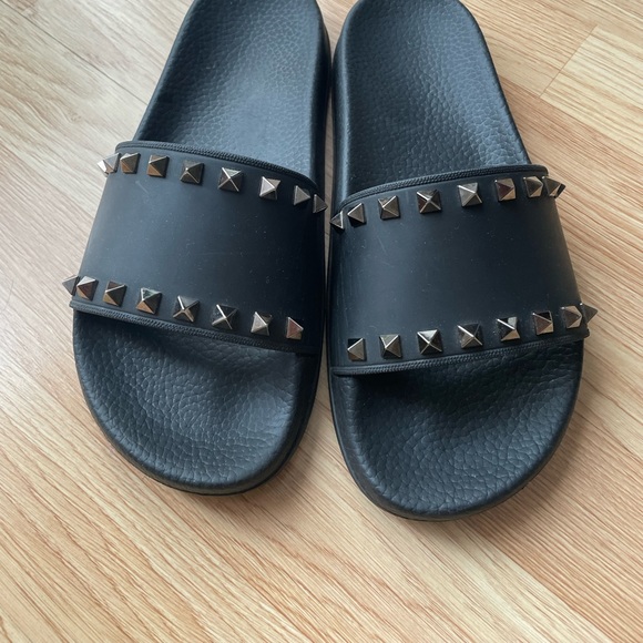 Valentino Garavani Rockstud Rubber Slides sandals size 7,5